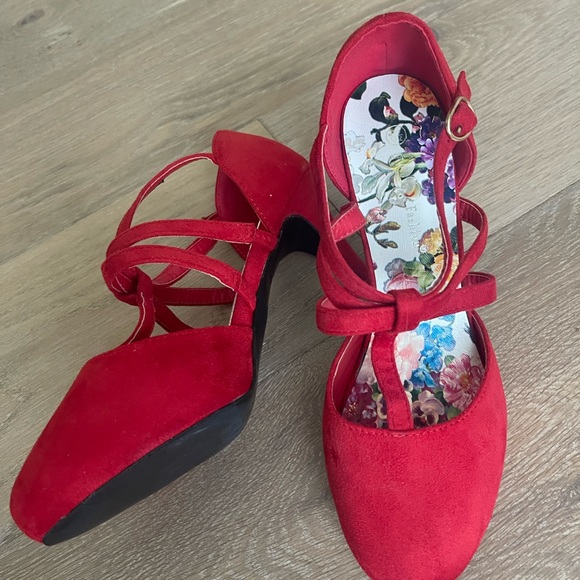 Room of Fashion brand. Red Strappy Heels with Floral Insole - Picture 5 of 8